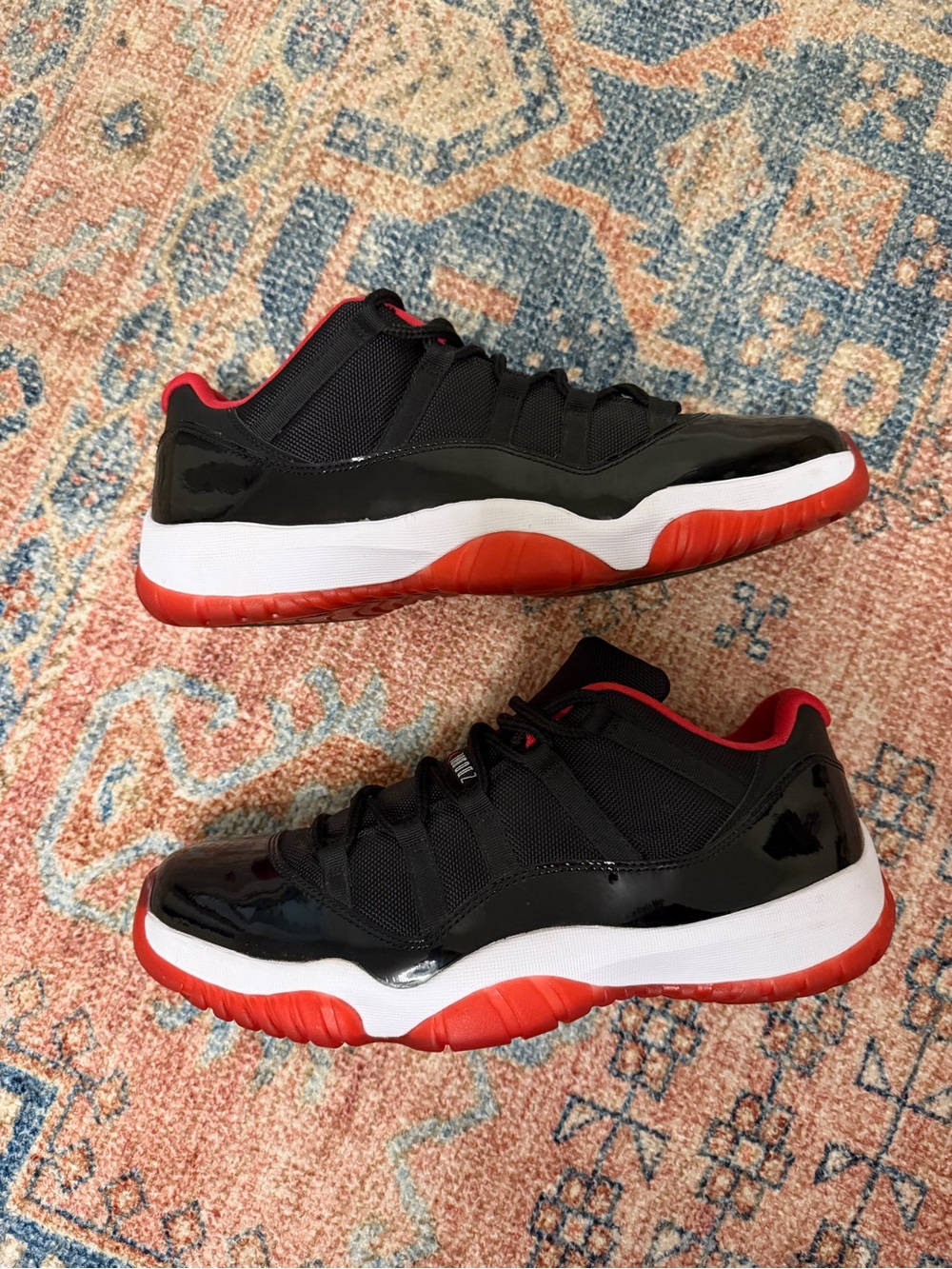 Jordan 11 Low ‘Bred’